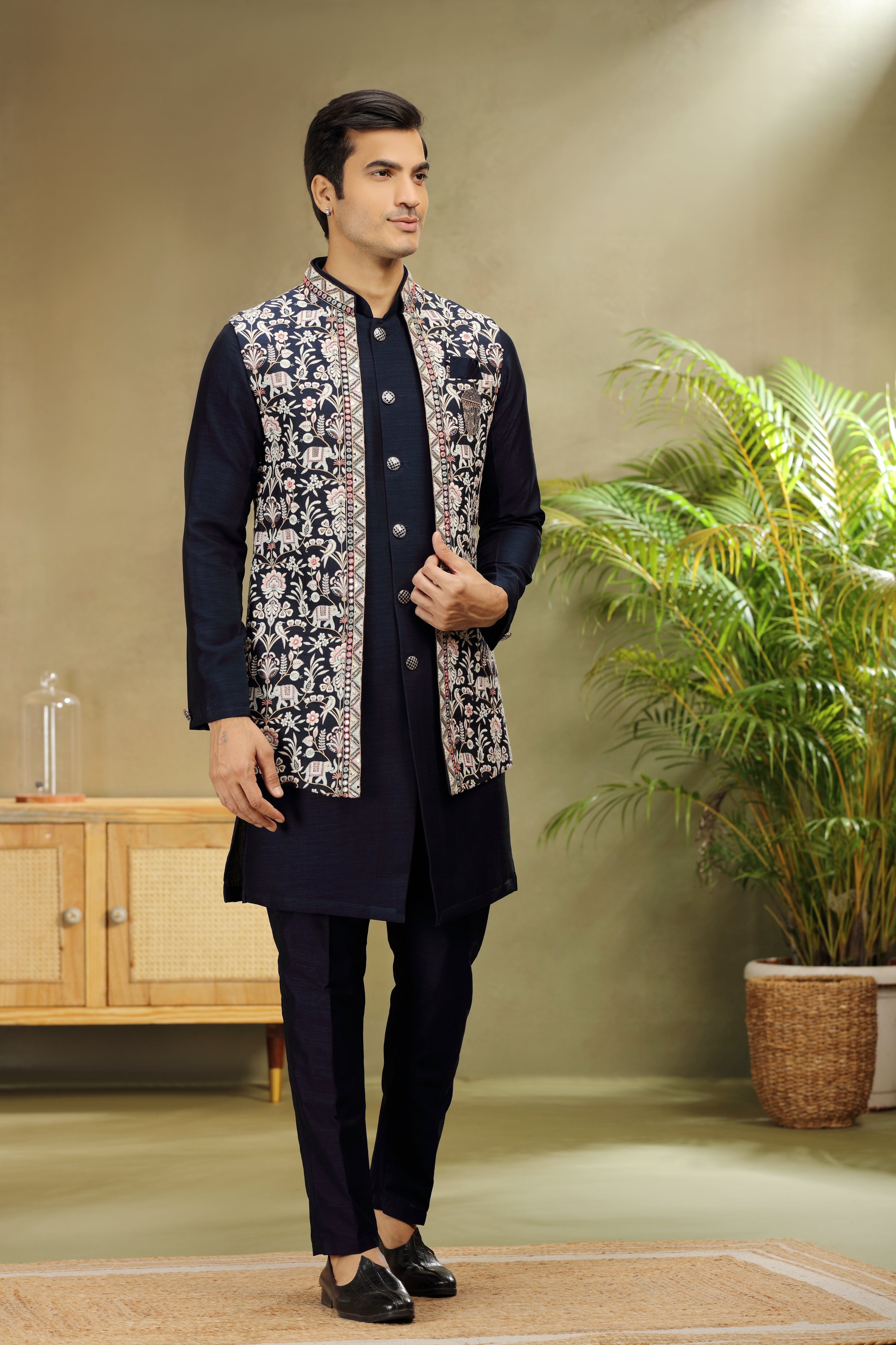 Black Koti Kurta with Resham Mirror Sequins Work
