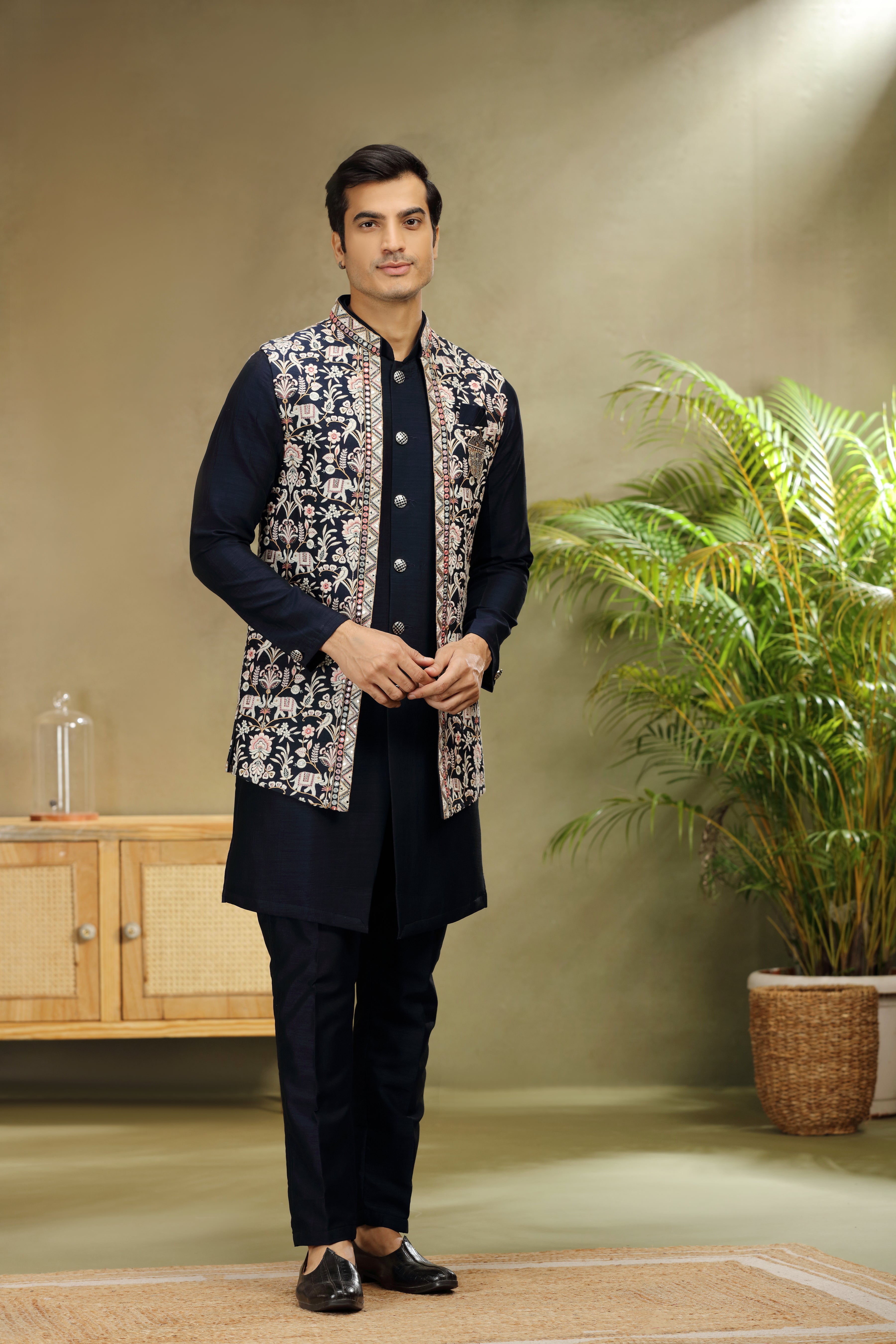 Black Koti Kurta with Resham Mirror Sequins Work