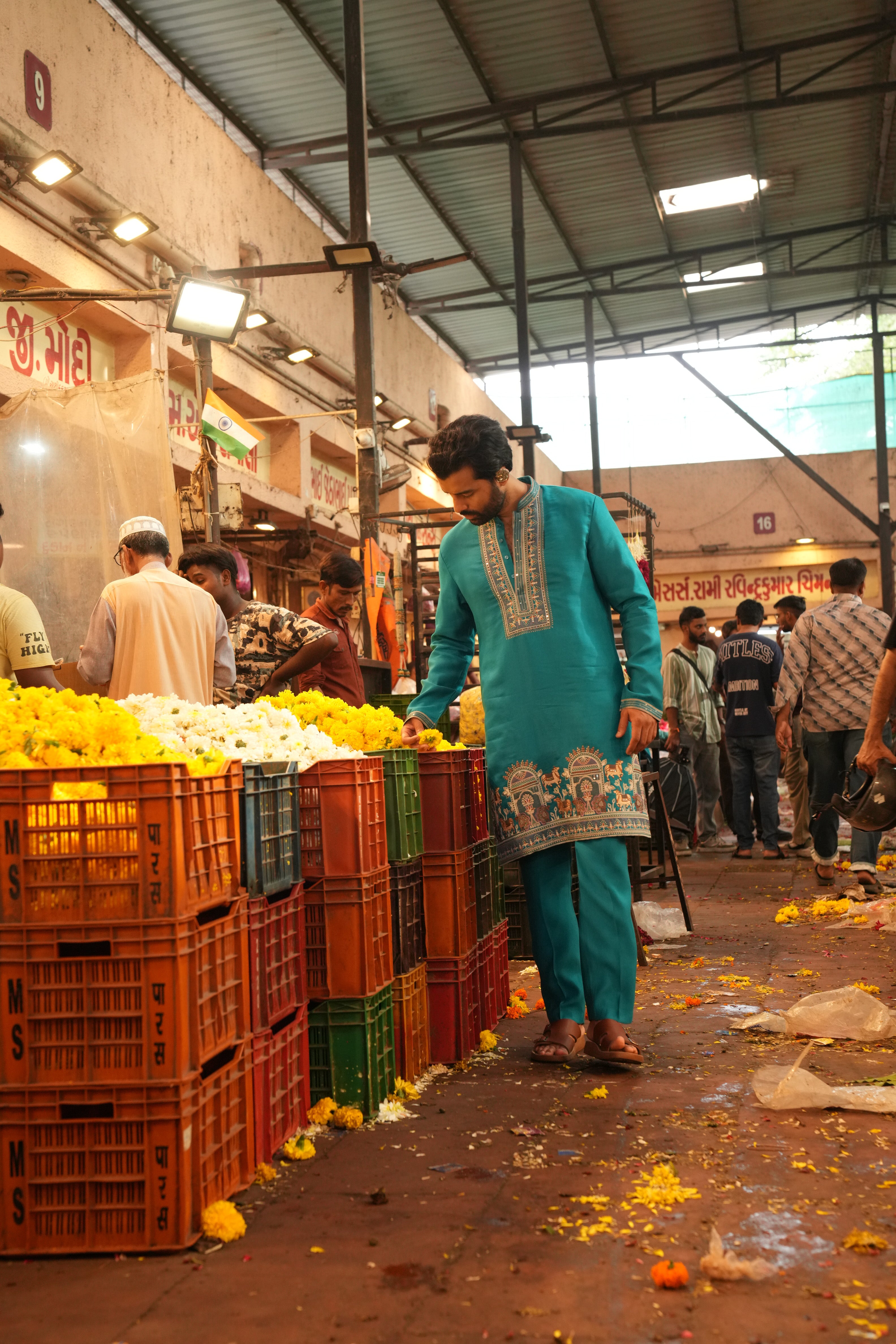 Firozi Blue Art Silk Kurta Set with Resham Embroidery Work