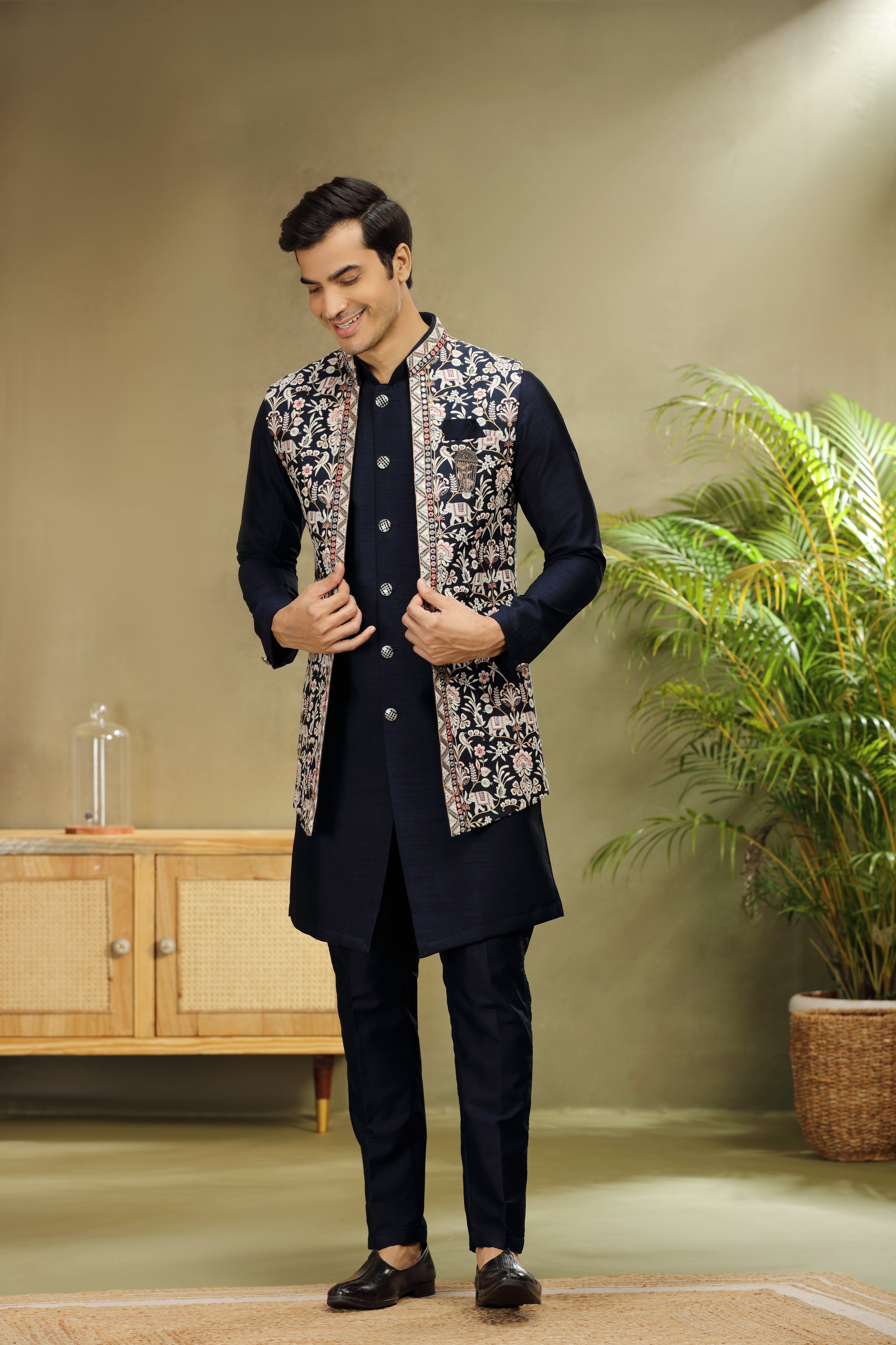 Black Koti Kurta with Resham Mirror Sequins Work