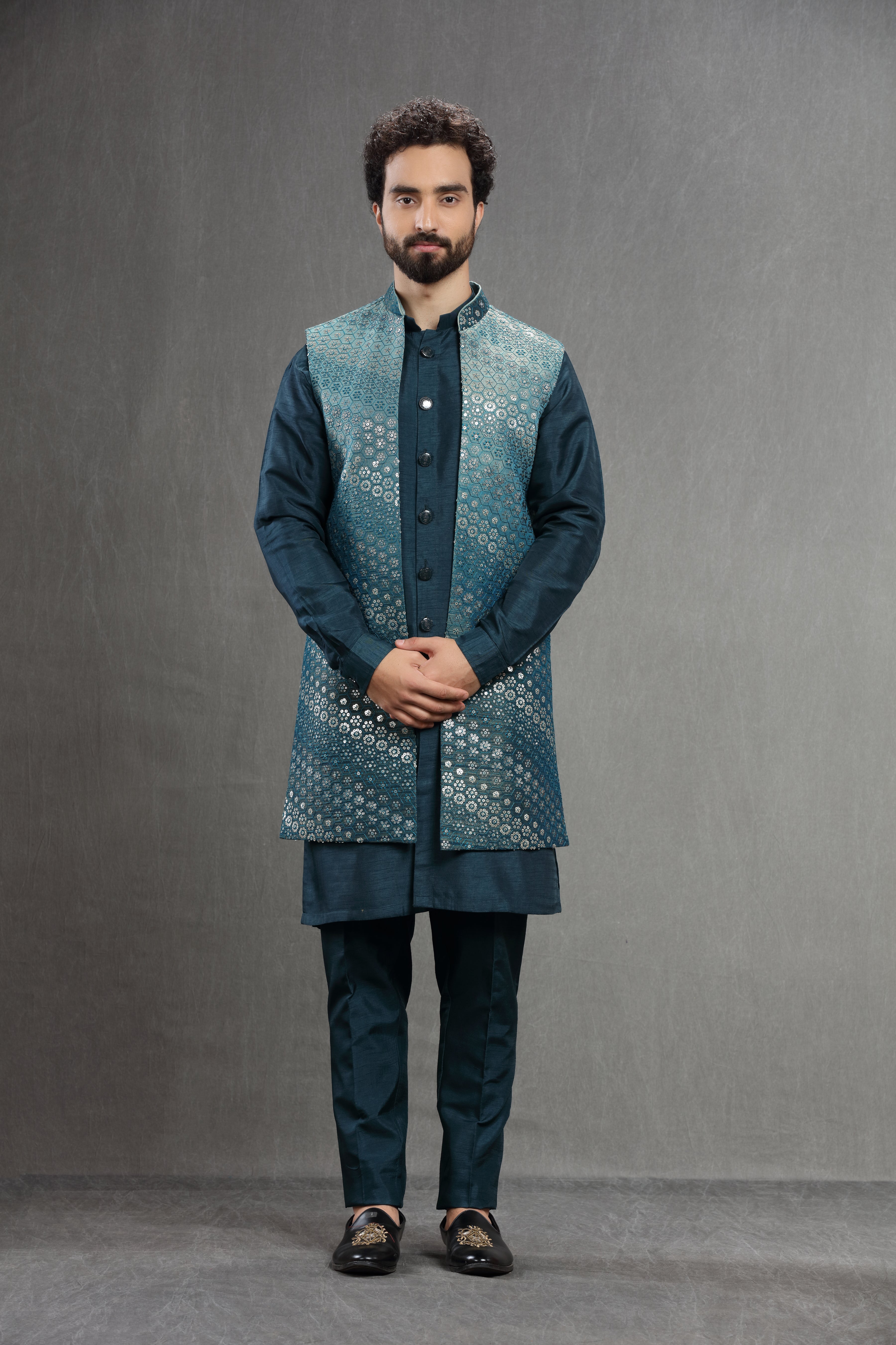 Men's Cream Ethnic Motifs Kurta with Pyjamas & Nehru Jacket