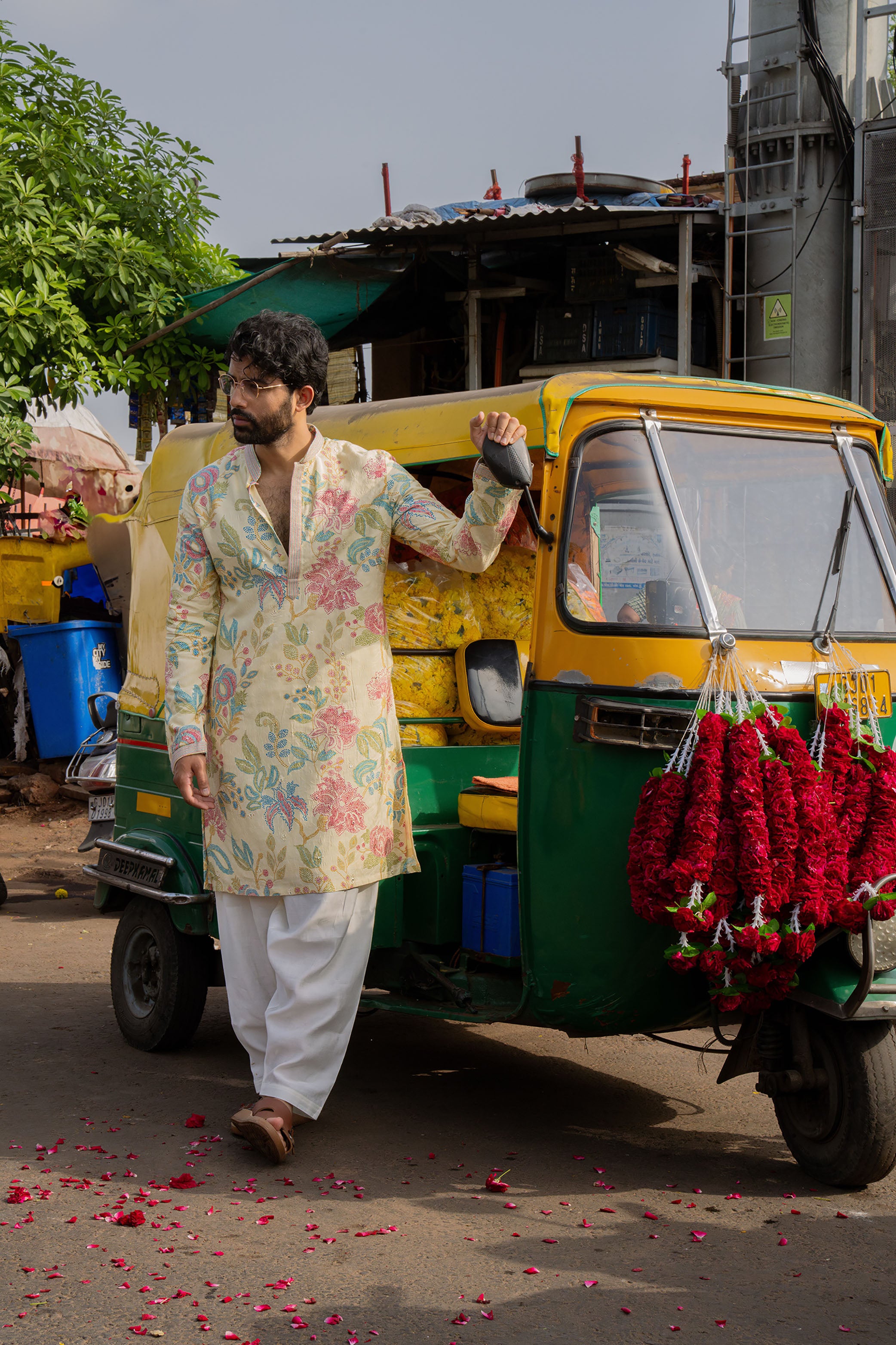 Light Yellow Kurta Set with Multicolor Floral Print