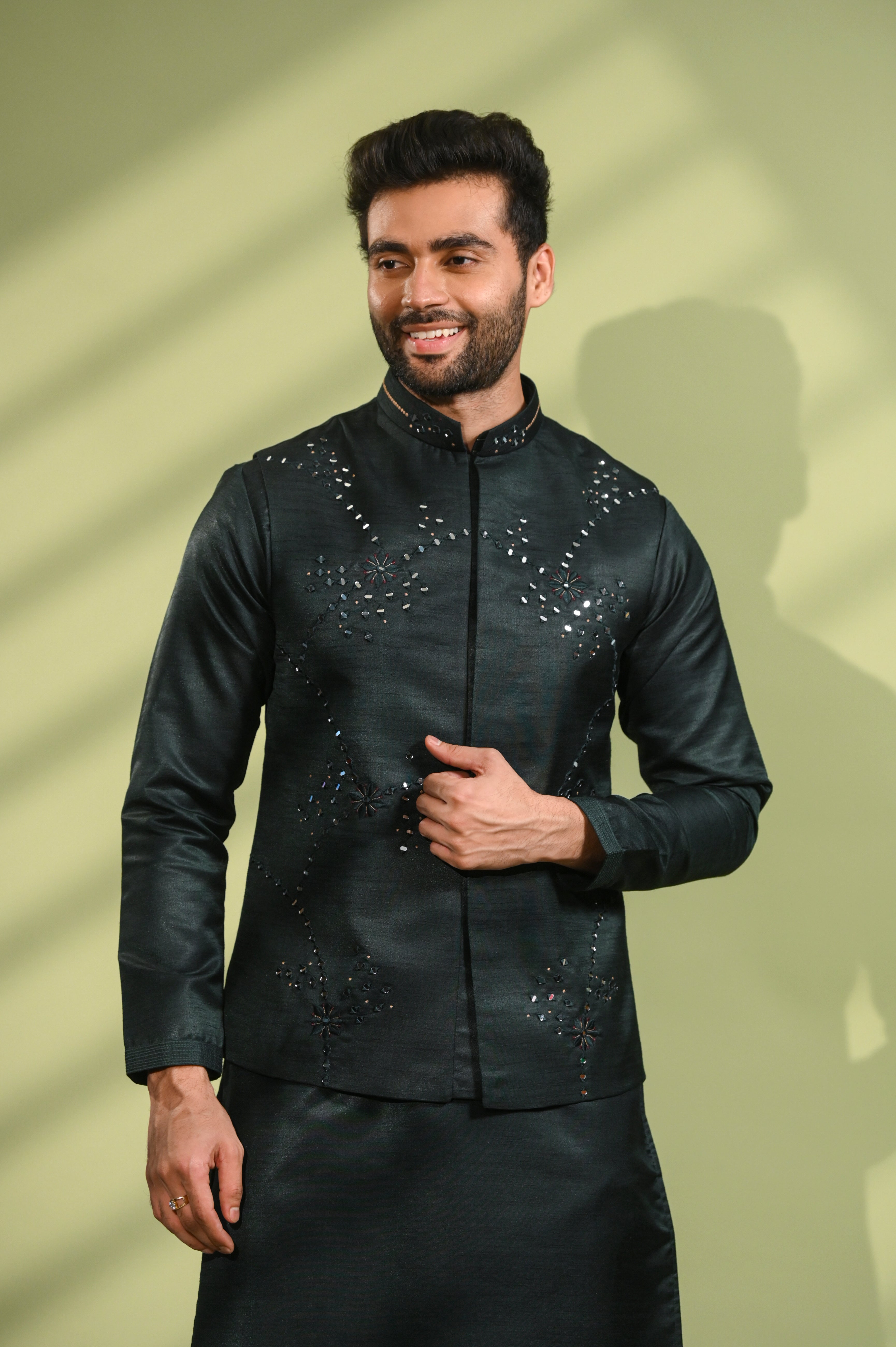 Men Kurta Pyjama : Latest Kurta Pajama for Wedding Online