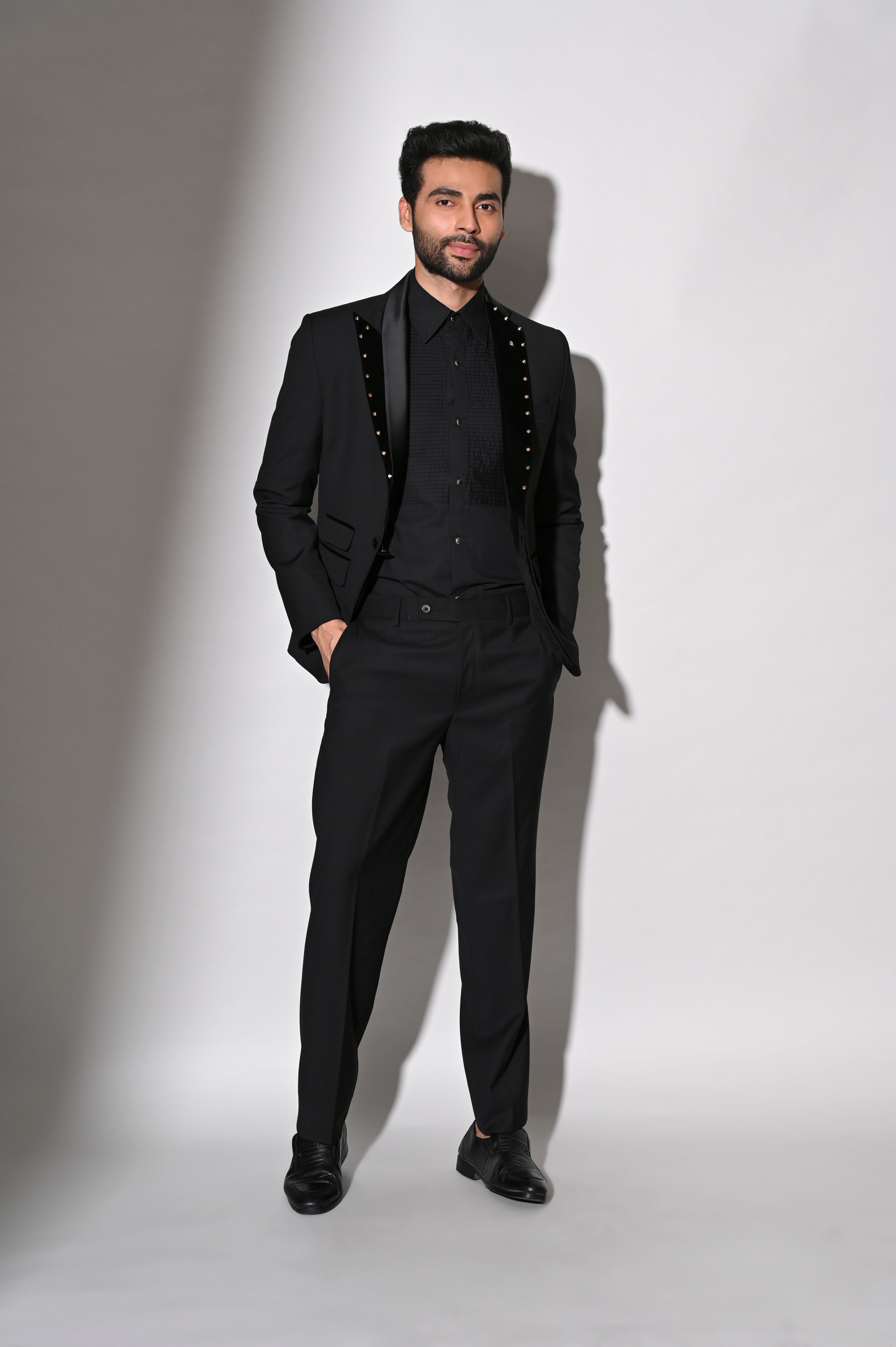 Black Italian Slim Fit Tuxedo Suit with Pant Shreeman